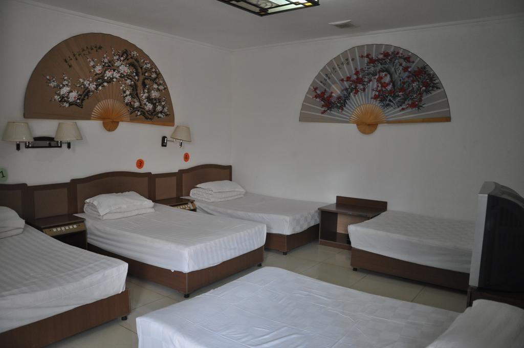 Three Legged Frog Hostel Peking Szoba fotó